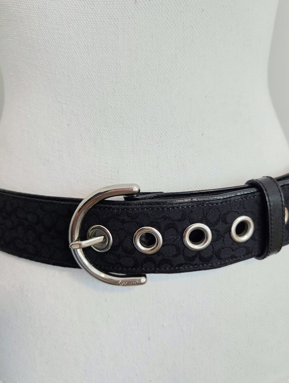 Coach Black Signature Soho Jacquard Canvas Grommet Belt Silver Buckle - Medium - Picture 3 of 9